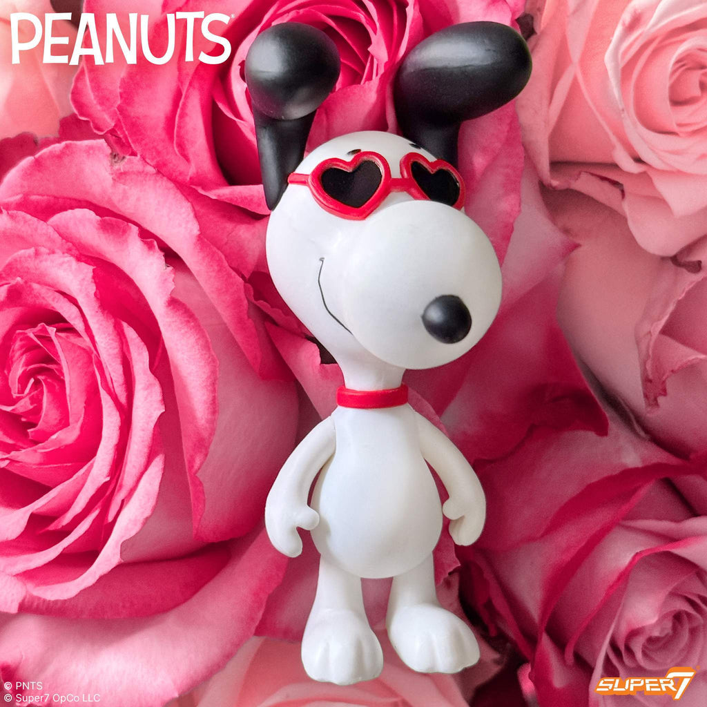 Peanuts ReAction Figures - Snoopy (Heart Eyes)