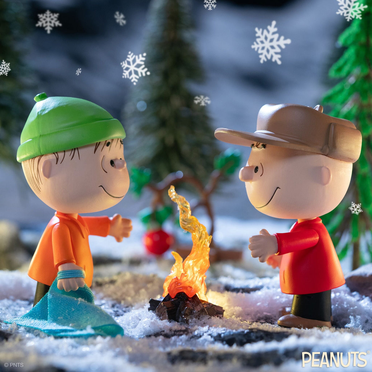 Peanuts ReAction Figures Wave 06 (Holiday Box Set) - Charlie Brown with Sad Christmas Tree and Linus