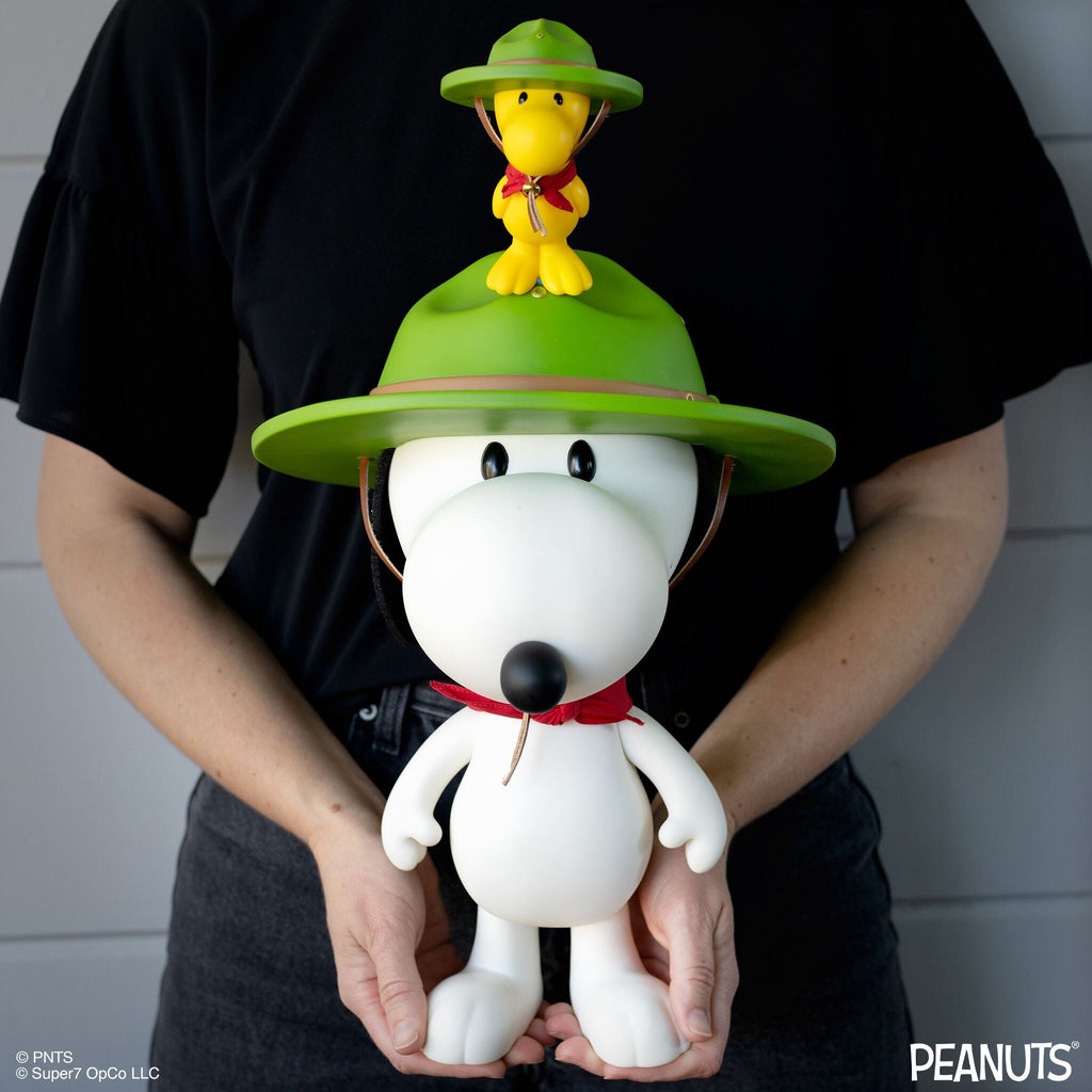 Peanuts SuperSize Vinyl - Beagle Scout Snoopy