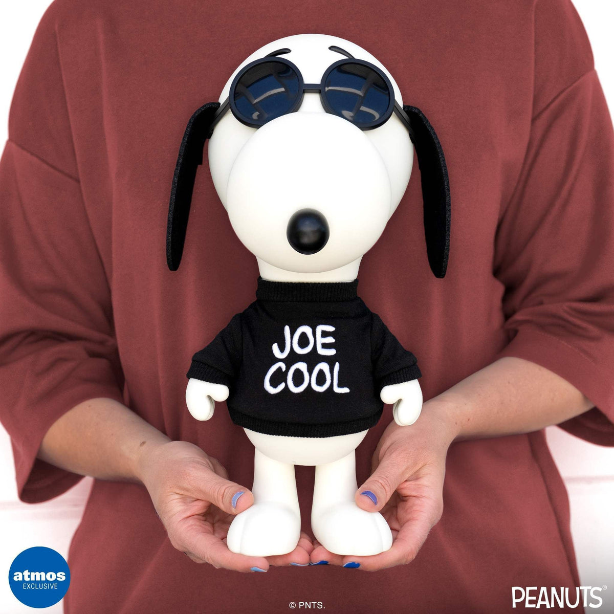 Peanuts SuperSize Vinyl - Snoopy Joe Cool (Black Sweater)
