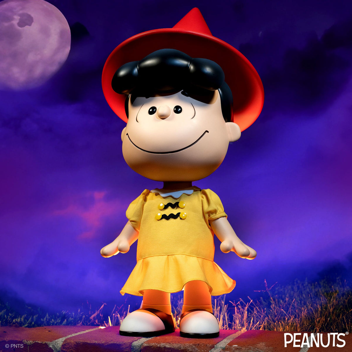 Peanuts SuperSize Vinyl - Lucy in Witch Mask