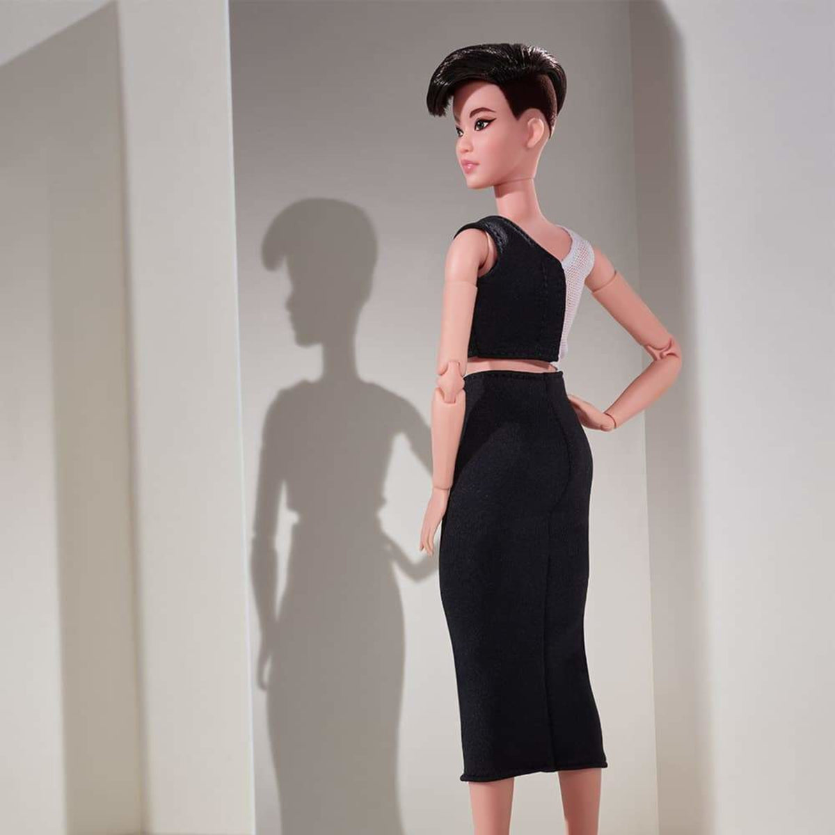 Barbie Looks Doll (Petite, Brunette Pixie Cut)