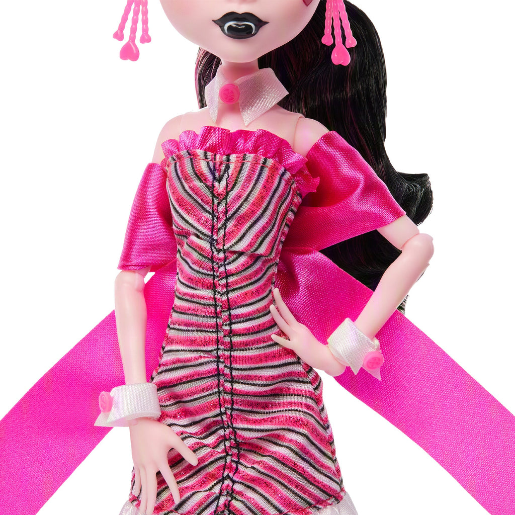 Monster High Dawn of the Dance Draculaura Reproduction Doll
